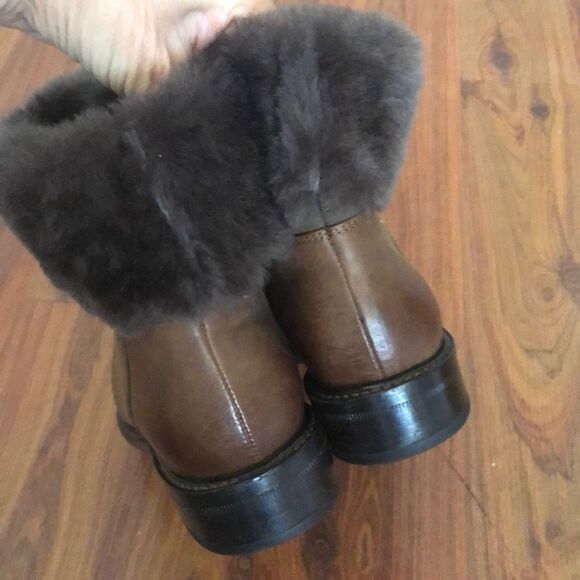 Salvador Ferragamo Brown leather and fur booties made in Italy size 5 1/2  - Picture 4 of 8